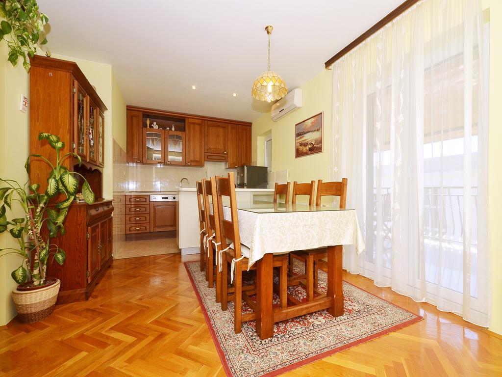 Apartment Vukadin Трогир Экстерьер фото