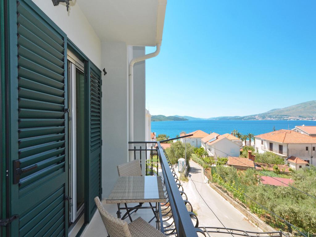 Apartment Vukadin Трогир Экстерьер фото