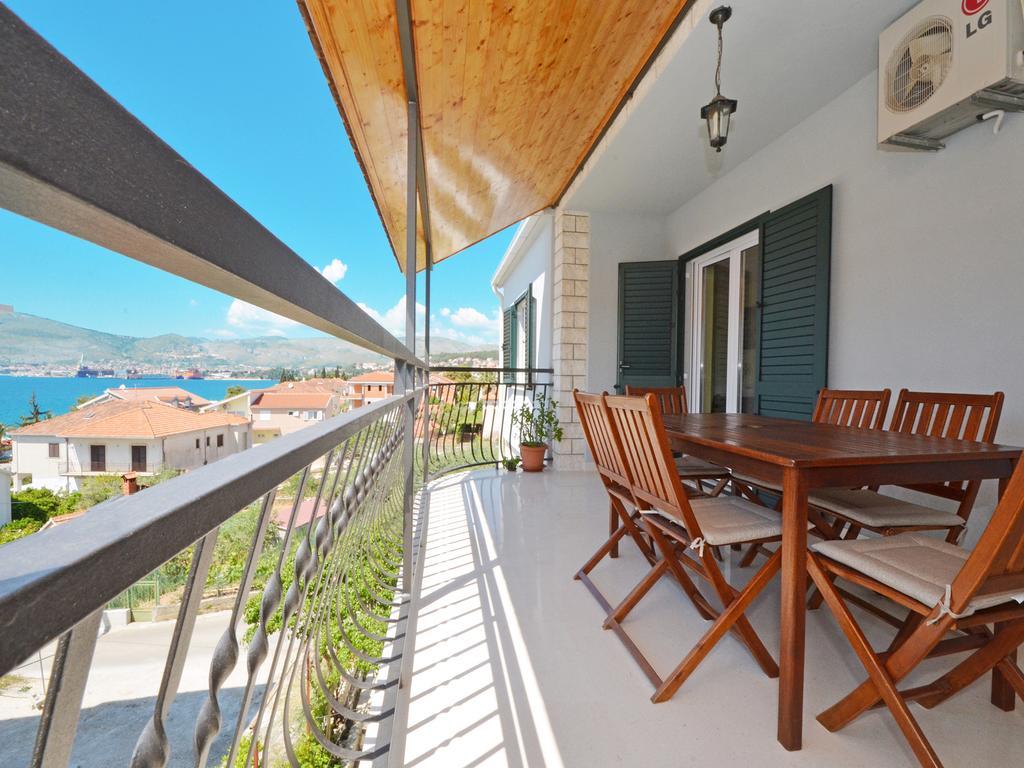 Apartment Vukadin Трогир Экстерьер фото