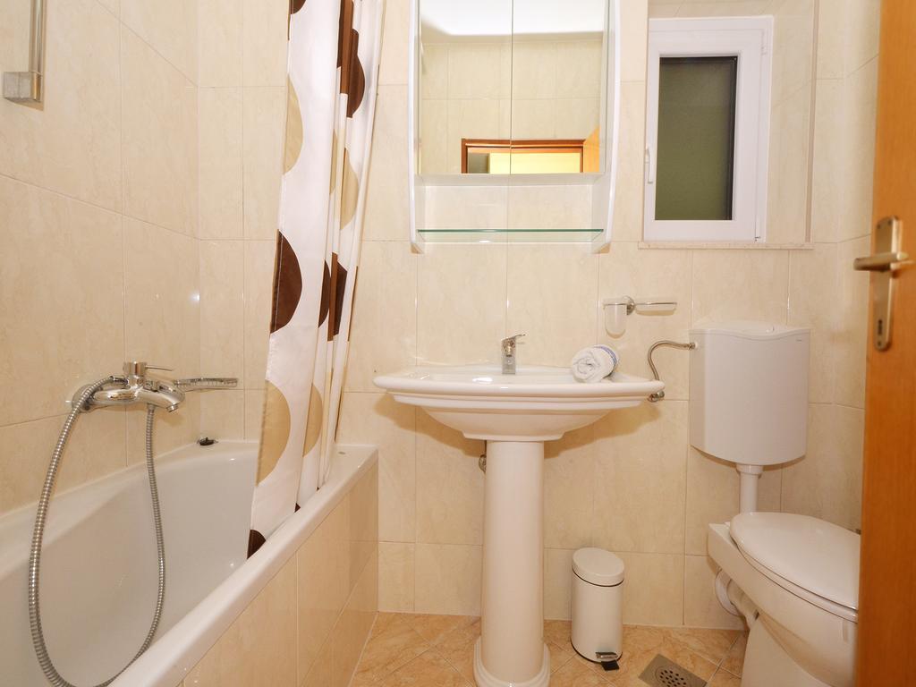Apartment Vukadin Трогир Экстерьер фото
